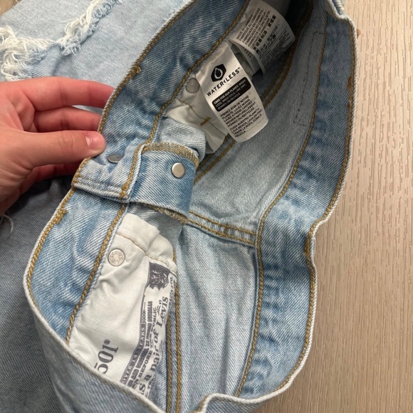 Levi’s 501 shorts size 28 - Picture 4 of 5